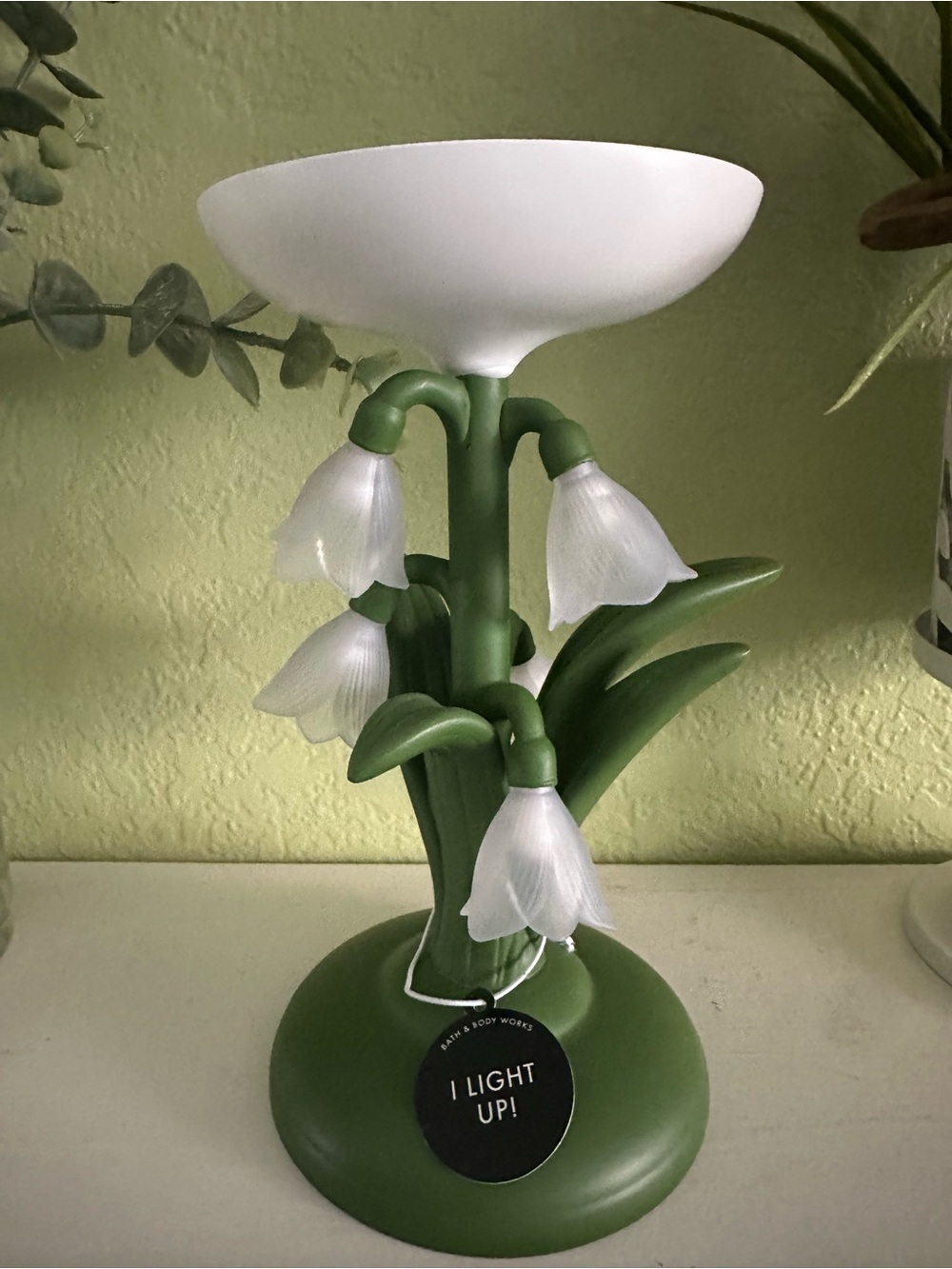 NEW BBW BEAUTIFUL LILY LITE UP CANDLE PEDESTAL